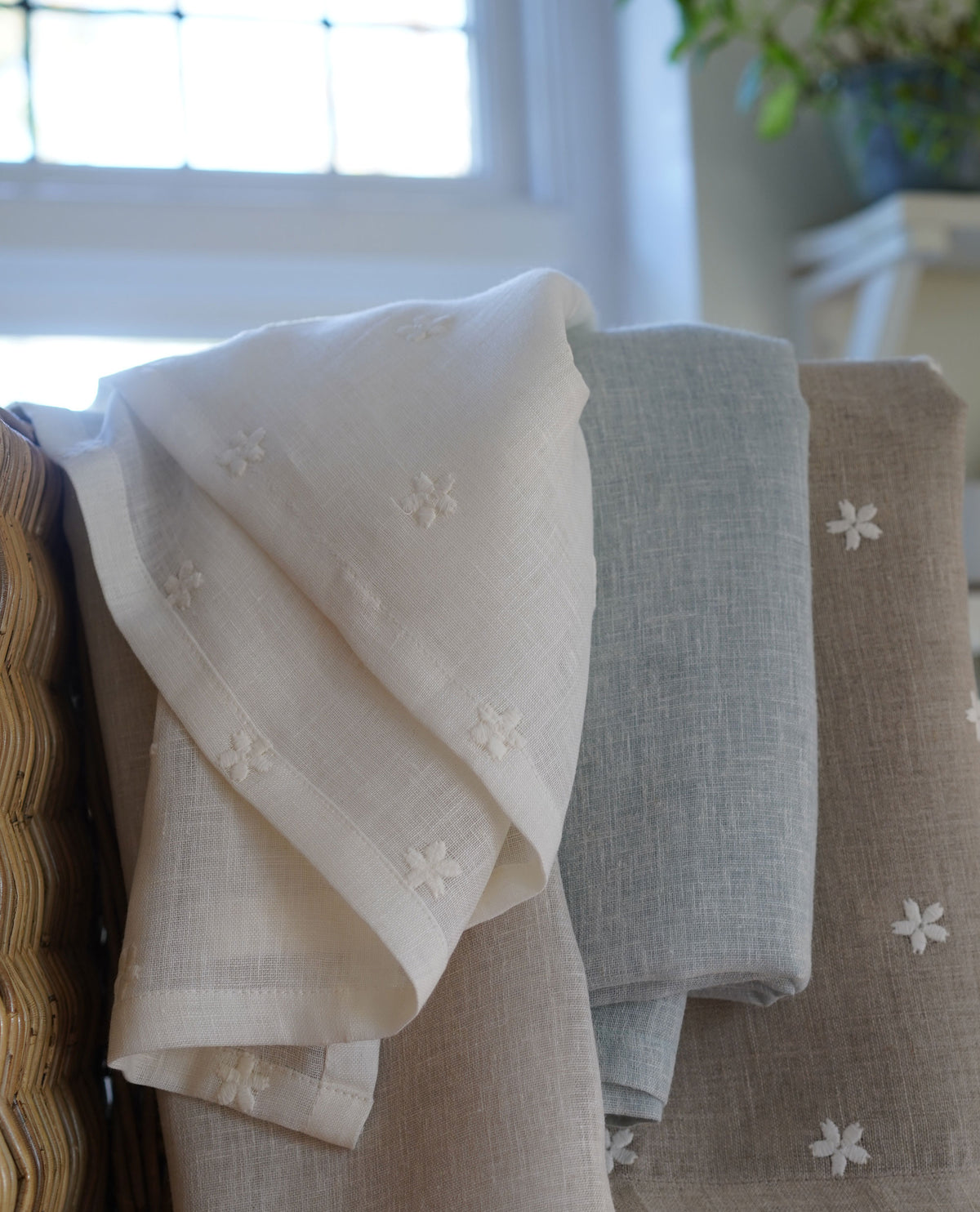 Mitton Daisy Natural Slot Top Café Curtain