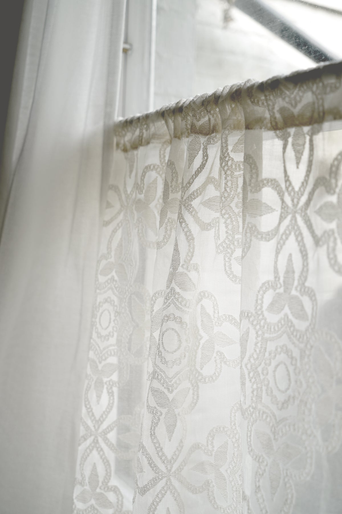 Lina Madras Slot Top Cafe Curtain