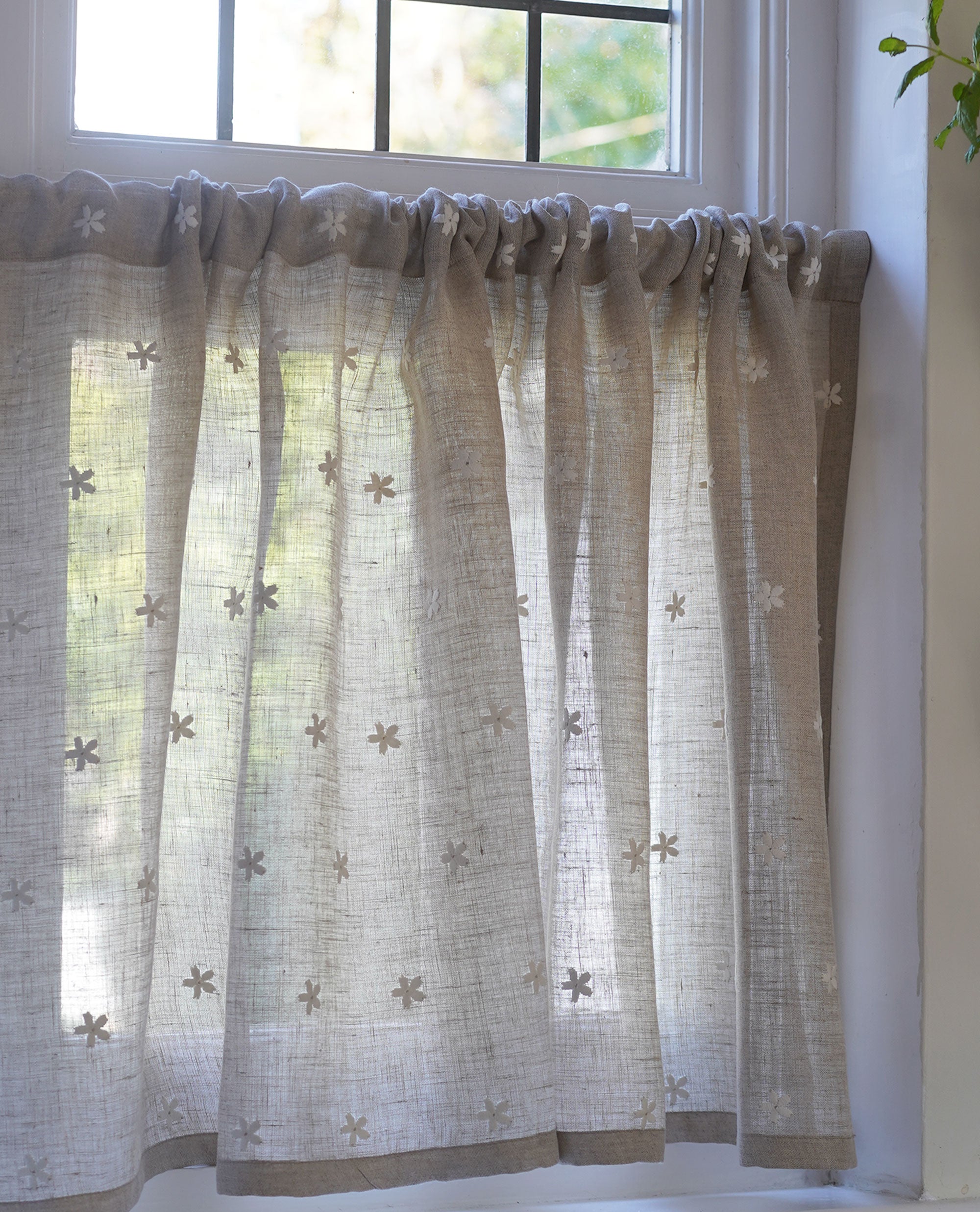 Mitton Daisy Slot Top Cafe Curtain