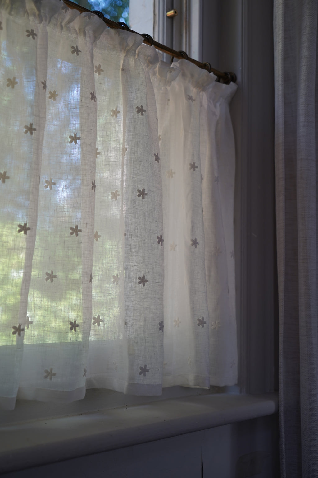 Mitton Daisy Tape Top Cafe Curtain