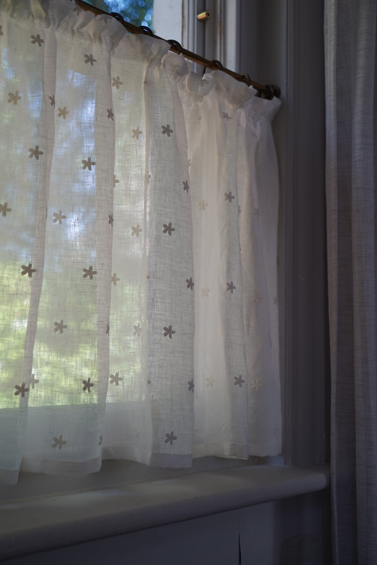 Mitton Daisy Tape Top Cafe Curtain