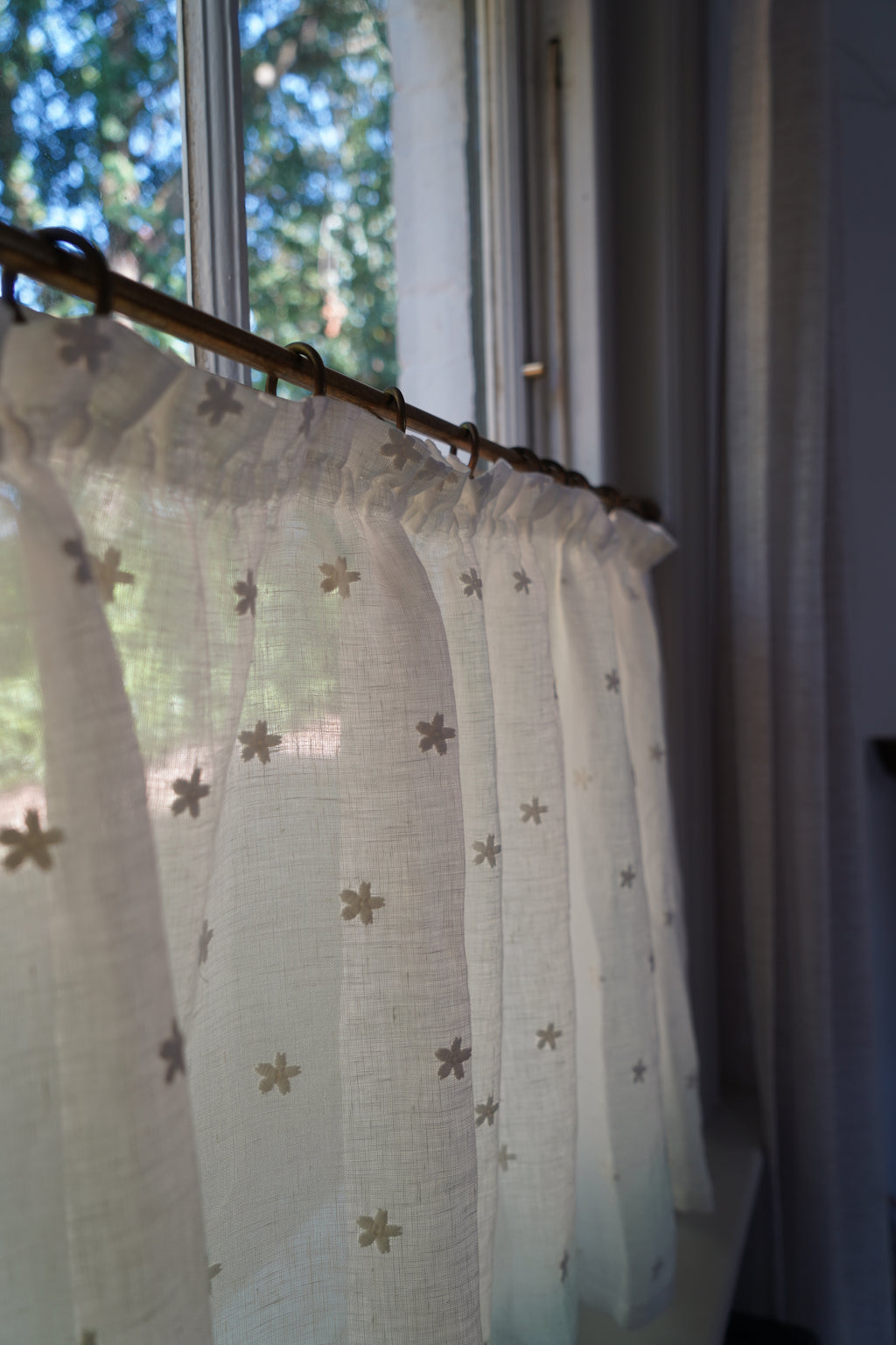 Mitton Daisy Tape Top Cafe Curtain